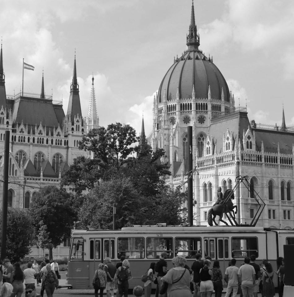Magyar állampapír parlament - illusztráció - fotó: Pexels.com free